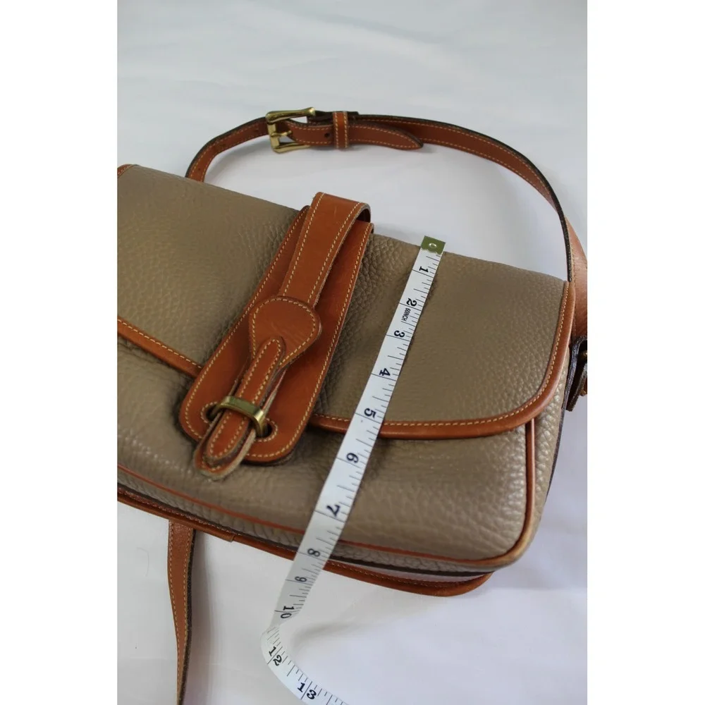 Vintage Dooney & Bourke AWL Pebble Leather Crossbody Messenger Bag USA Taupe Tan